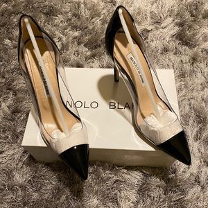 Manolo Blanhnik Paten leather high heel shoes